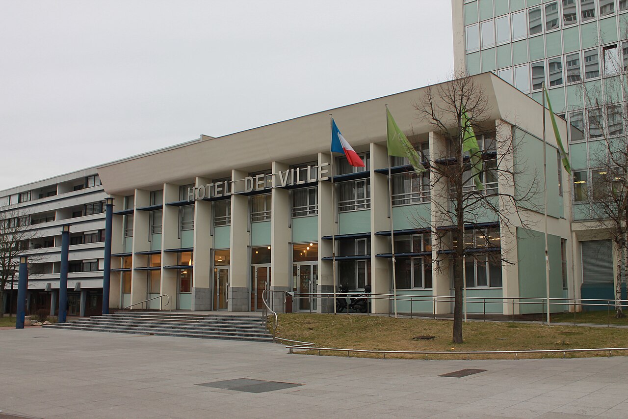 Mairie de Mons-en-Barœul, commune du lieu de production du Pélican.